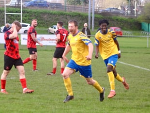 Cool hand Luke secures a point for Kingfishers