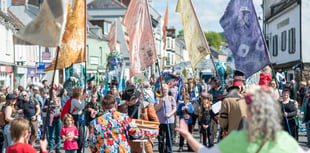 Rolling road closures for parade