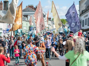 Rolling road closures for parade