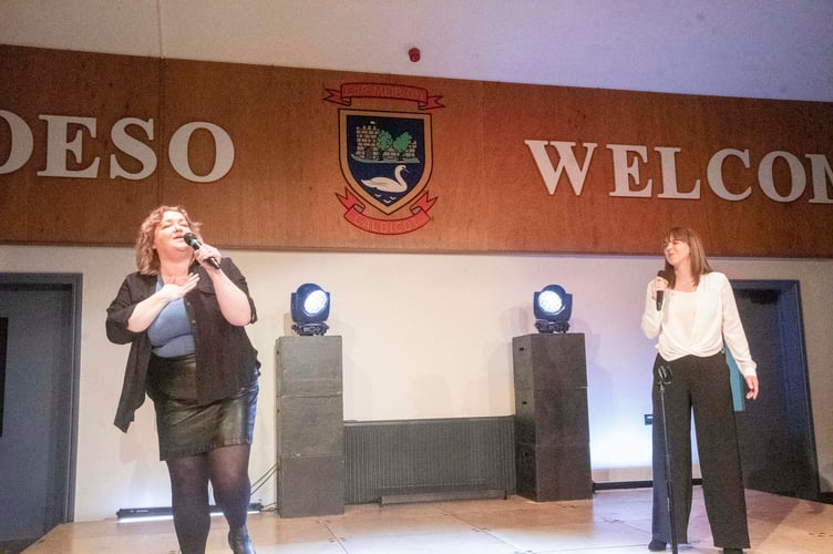 Ellis Dunne and Laura Mitchell perform Elephant Love Medley from Moulin Rougee.	