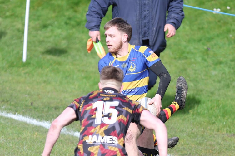 Liam Churches throws a dummy before scoring an excellent individual try