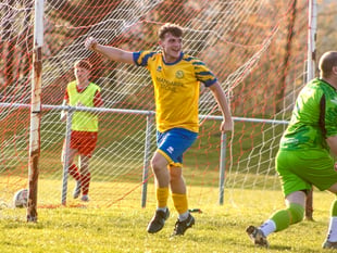 Kingfishers kick on with promotion push against Cefn