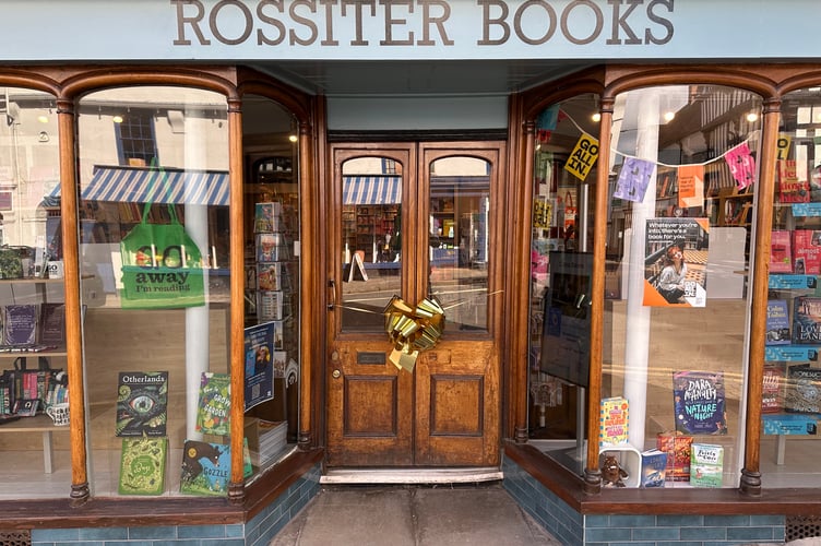 Bookshop shares in £5m Bookshop.org profit