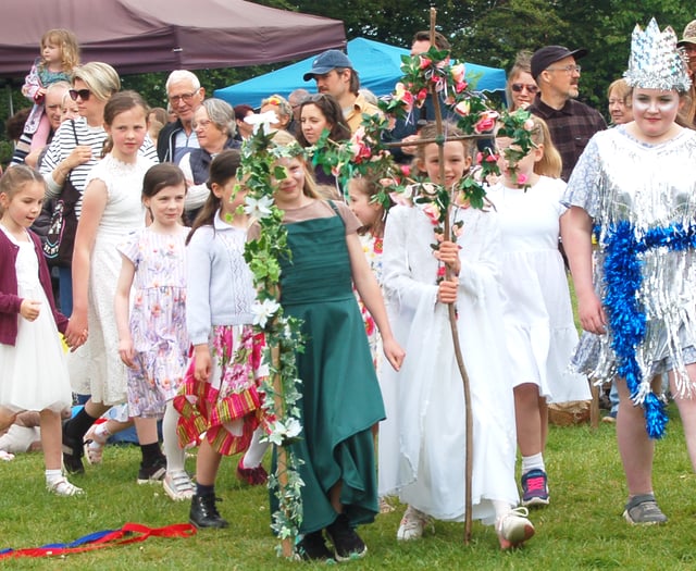 Llangrove May Fayre brings traditional dancing alive