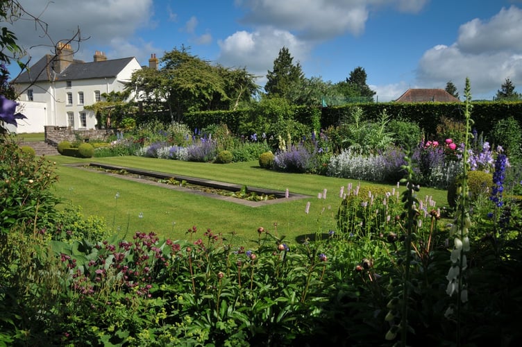 Rockfield Park Gardens





