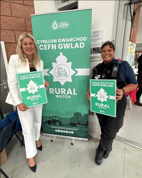 Laura Anne Jones MS at her meeting with Gwent Police Rural Crime team at the Monmouthshire Livestock centre.