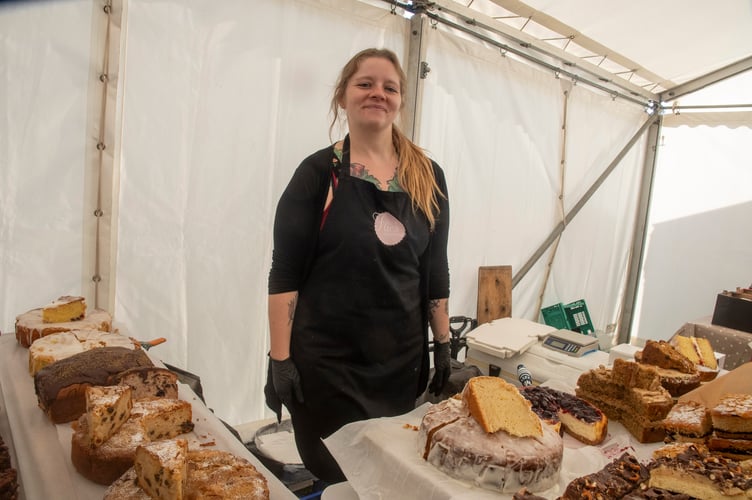Cake maker Flic Blades of Newent